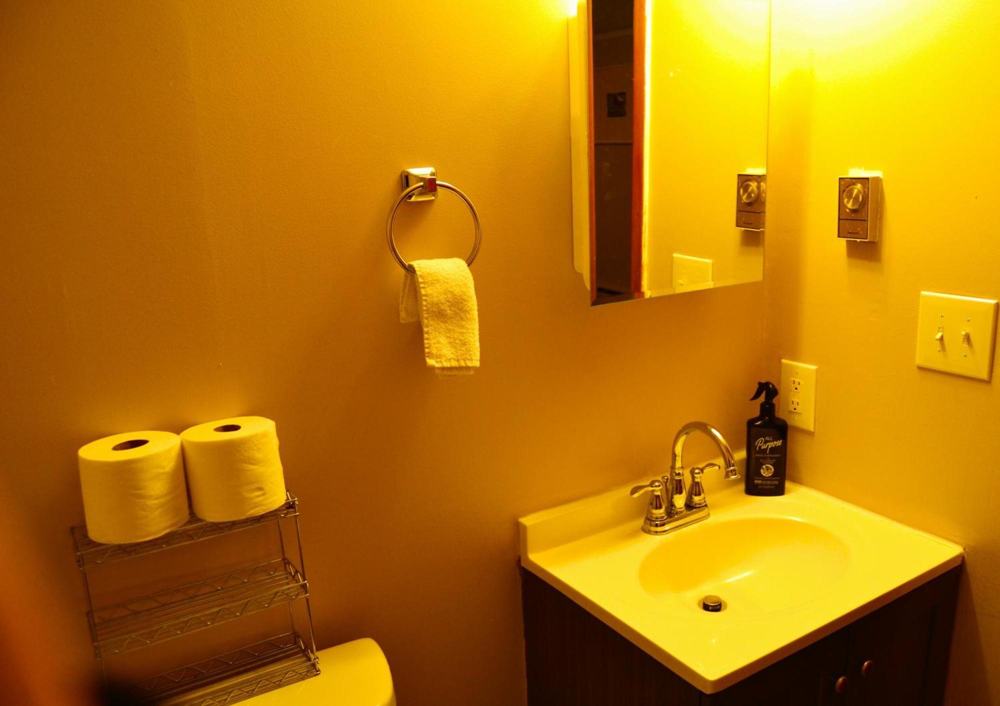 Urban Oasis Apartamento Grand Forks Exterior foto