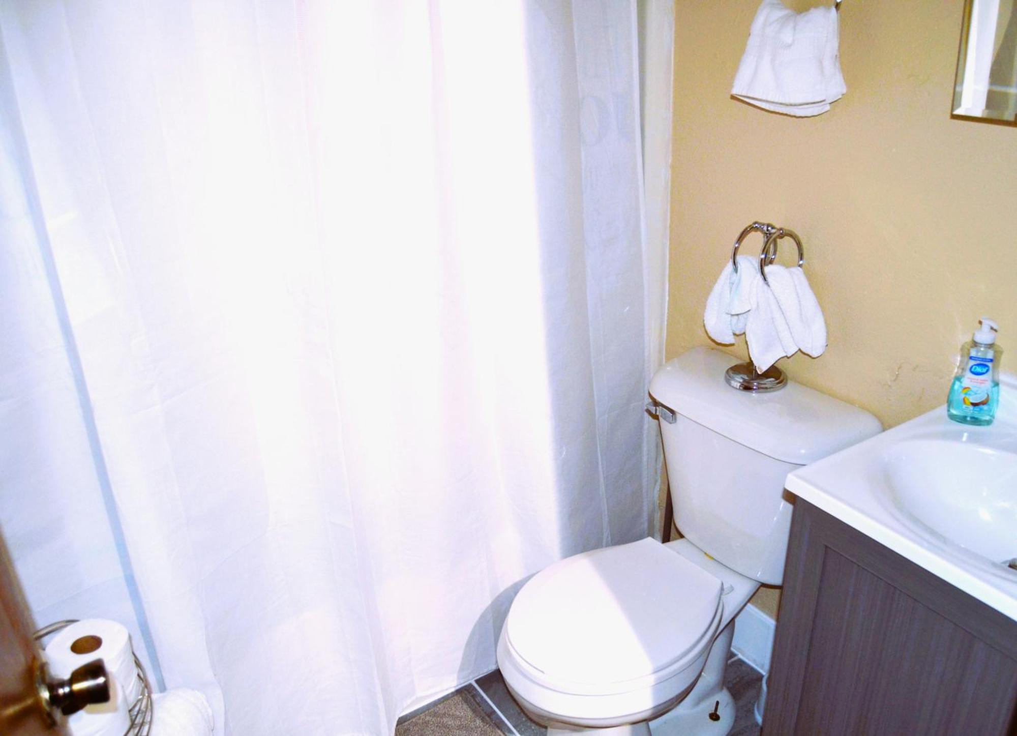 Urban Oasis Apartamento Grand Forks Exterior foto